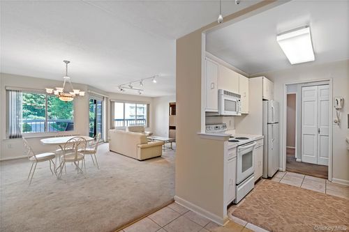 308-200 High Point Dr, Hartsdale, NY, 10530-1131 | Card Image
