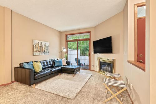 8399 Kimball Dr, Eden Prairie, MN, 55347-2131 | Card Image