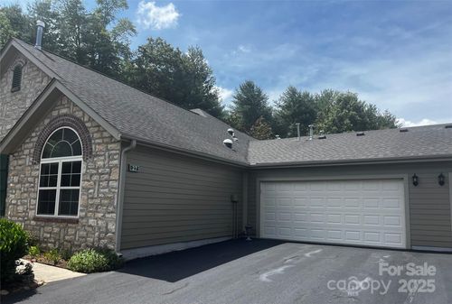 27 Outlook Cir, Swannanoa, NC, 28778-9233 | Card Image