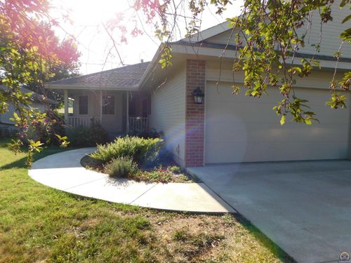 3348 Sw Mcclure Ct, Topeka, KS, 66614-4000 | Card Image