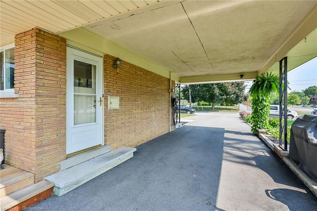 166 Rifle Range Rd, House other with 5 bedrooms, 4 bathrooms and 9 parking in Hamilton ON | Image 32