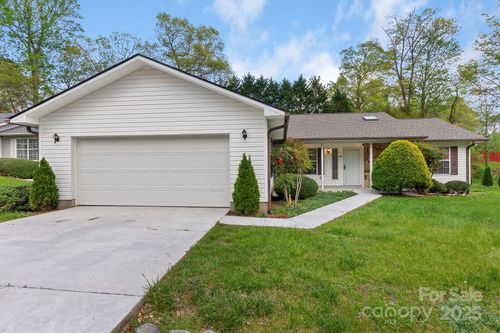 15 Cove Xing Road, Franklin, NC, 28734 | Card Image