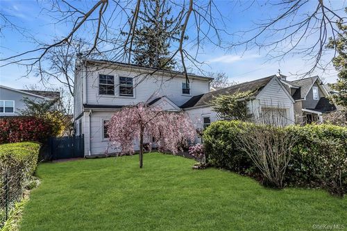 46 Sagamore Hill Dr, Port Washington, NY, 11050-2035 | Card Image
