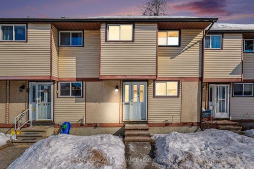 1584 Feather Lane, Blossom Park - Airport and Area, ON, K1T1V4 | Card Image