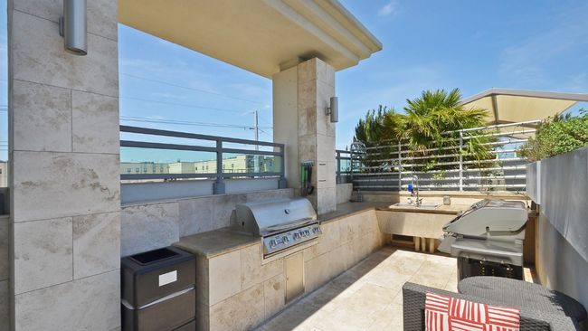 APT-1707 - 300 Bowie St, Condo with 2 bedrooms, 2 bathrooms and 2 parking in Austin TX | Image 9
