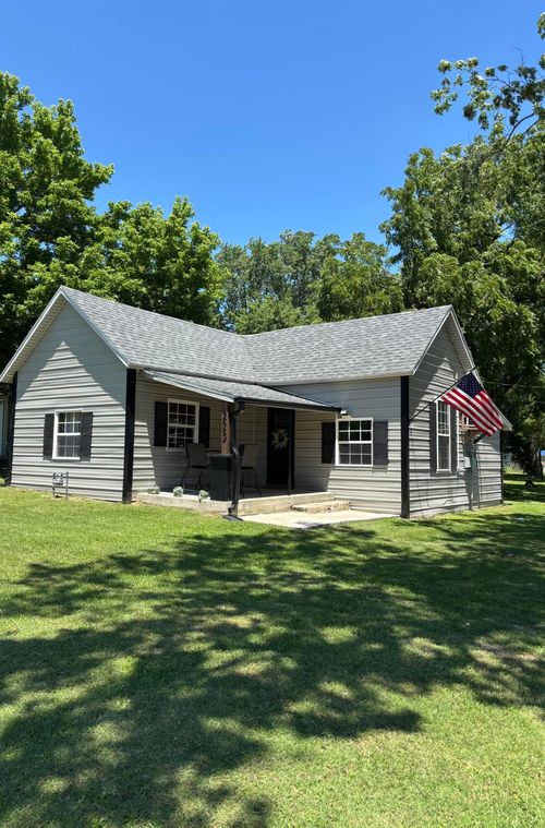 223 E Cleveland Ave, Walnut Grove, MO, 65770-7217 | Card Image