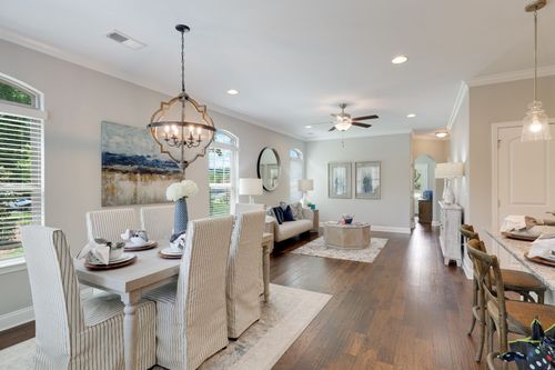 431 Carriage House Ln, Hendersonville, TN, 37075-3190 | Card Image