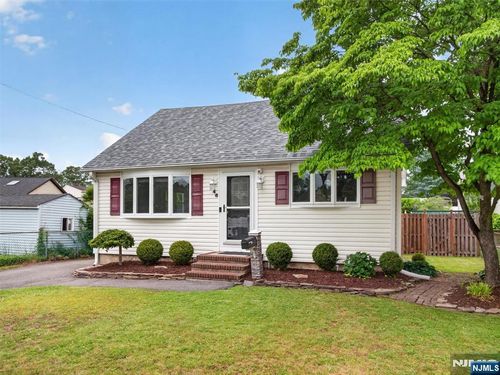 246 Hickory St, Twp Washingtn, NJ, 07676-5027 | Card Image