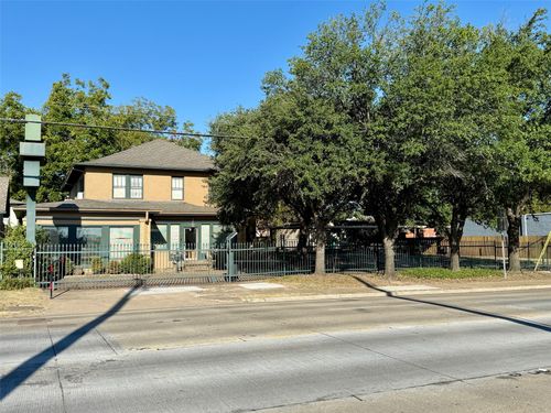 203b N Rockwall Ave, Terrell, TX, 75160-2616 | Card Image
