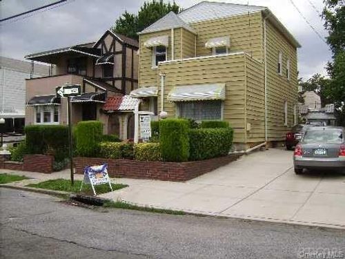 134-40 234th St, Rosedale, NY, 11422-1325 | Card Image