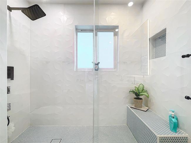 Guest bathroom | Image 38