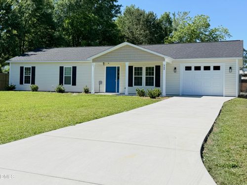 360 Oak St, Roseboro, NC, 28382-5527 | Card Image