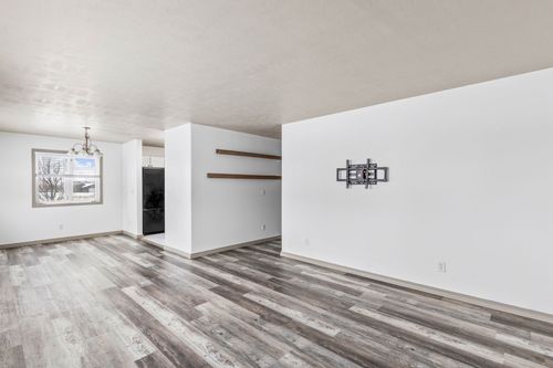 1401 27th Ave S, Great Falls, MT, 59405-6211 | Card Image