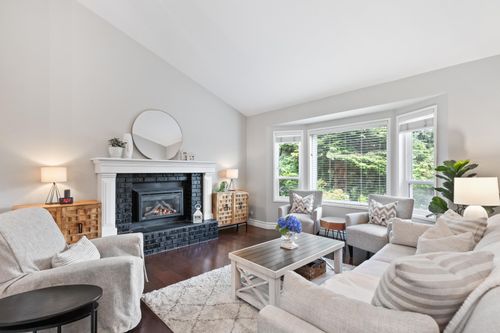 472 Riverview Cres, Coquitlam, BC, V3C4X9 | Card Image