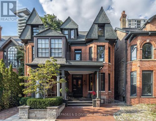40 Bernard Ave, Toronto, ON, M5R1R2 | Card Image