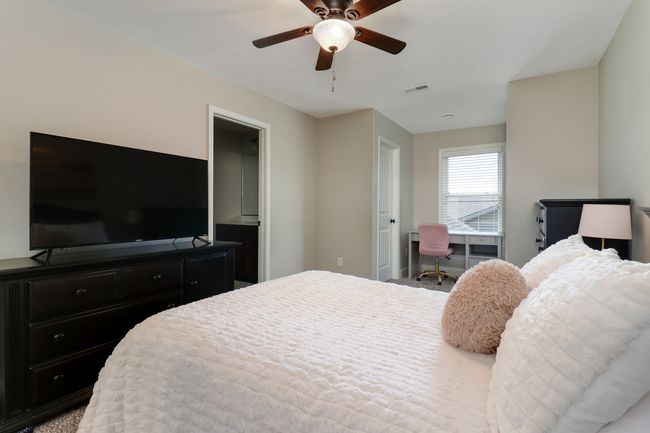 402 Raef Rd, House other with 4 bedrooms, 5 bathrooms and 3 parking in Downs IL | Image 35