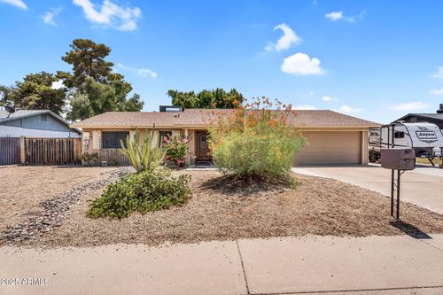1615 W Morrow Dr, Phoenix, AZ, 85027-5323 | Card Image