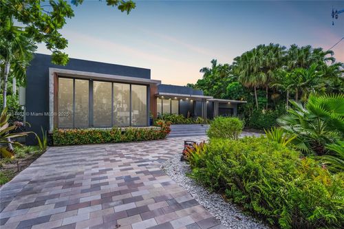 1845 124th St, North Miami, FL, 33181-2612 | Card Image