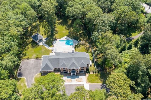 60 Koenig Dr, Oyster Bay, NY, 11771-4103 | Card Image