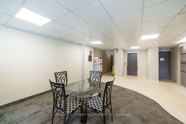 501 - 30 Summit Ave, Condo with 1 bedrooms, 1 bathrooms and null parking in Hamilton ON | Image 6