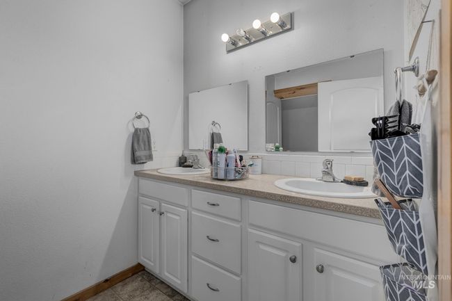 2175 Graham Blvd, Home with 4 bedrooms, 4 bathrooms and 2 parking in Vale OR | Image 44