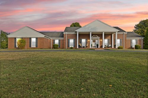 726 N Main St, Monticello, KY, 42633-1538 | Card Image