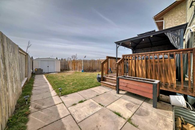 59 Castlegrove Road Ne, Home with 3 bedrooms, 1 bathrooms and 2 parking in Calgary AB | Image 34
