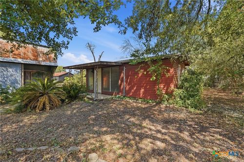 520 Seydler St, Gonzales, TX, 78629-3750 | Card Image