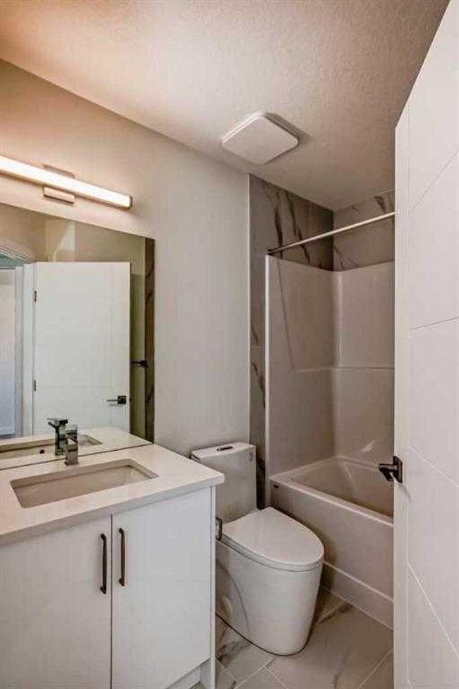 330 Sage Hill Cir Nw, Townhouse with 3 bedrooms, 2 bathrooms and 3 parking in Calgary AB | Image 42