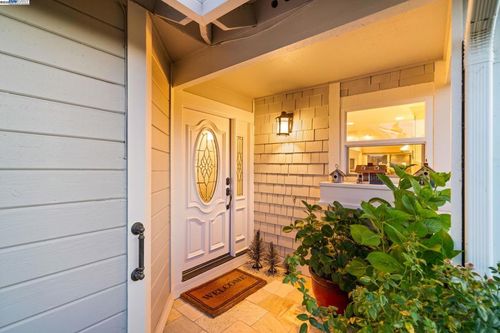 711 Glen Eagle Ct, Danville, CA, 94526-6208 | Card Image