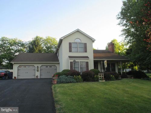 245 Juniper Rd, CHAMBERSBURG, PA, 17202-3139 | Card Image