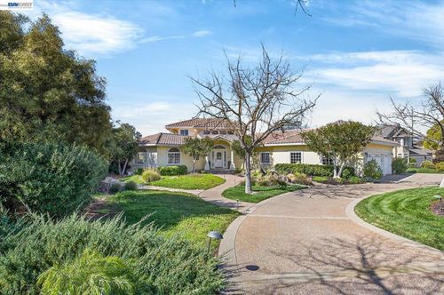 2393 2393 Sheffield Dr, Livermore, CA, 94550 | Card Image