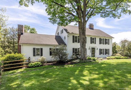 74 Melville Rd, Hyde Park, NY, 12538-2710 | Card Image