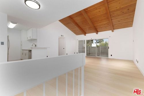 334-20134 Leadwell St, Winnetka, CA, 91306-3024 | Card Image