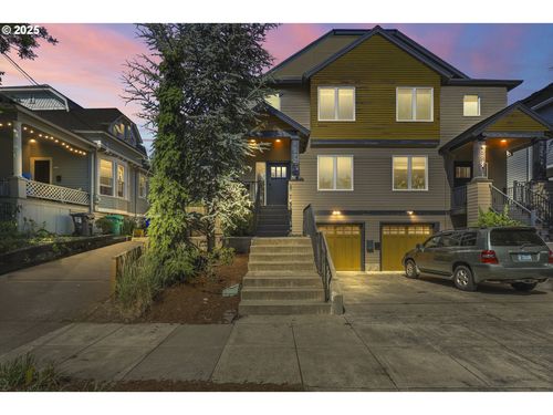 3923 Ne Rodney Ave, Portland, OR, 97212-1047 | Card Image