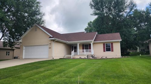 1626 Keystone Dr, Albert Lea, MN, 56007-2153 | Card Image