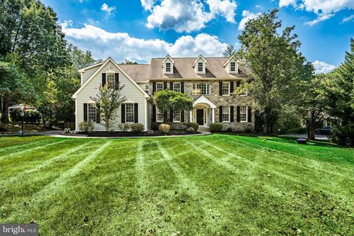 1127 Oak Hollow Dr, Downingtown, PA, 19335-3848 | Card Image