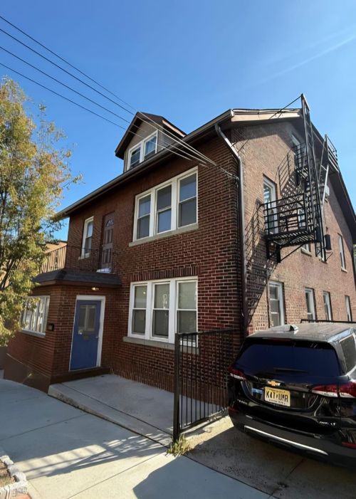 610 Gregory Ave, Weehawken, NJ, 07086-5847 | Card Image