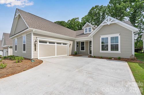 13417 Cozy Ct, Charlotte, NC, 28215-1034 | Card Image