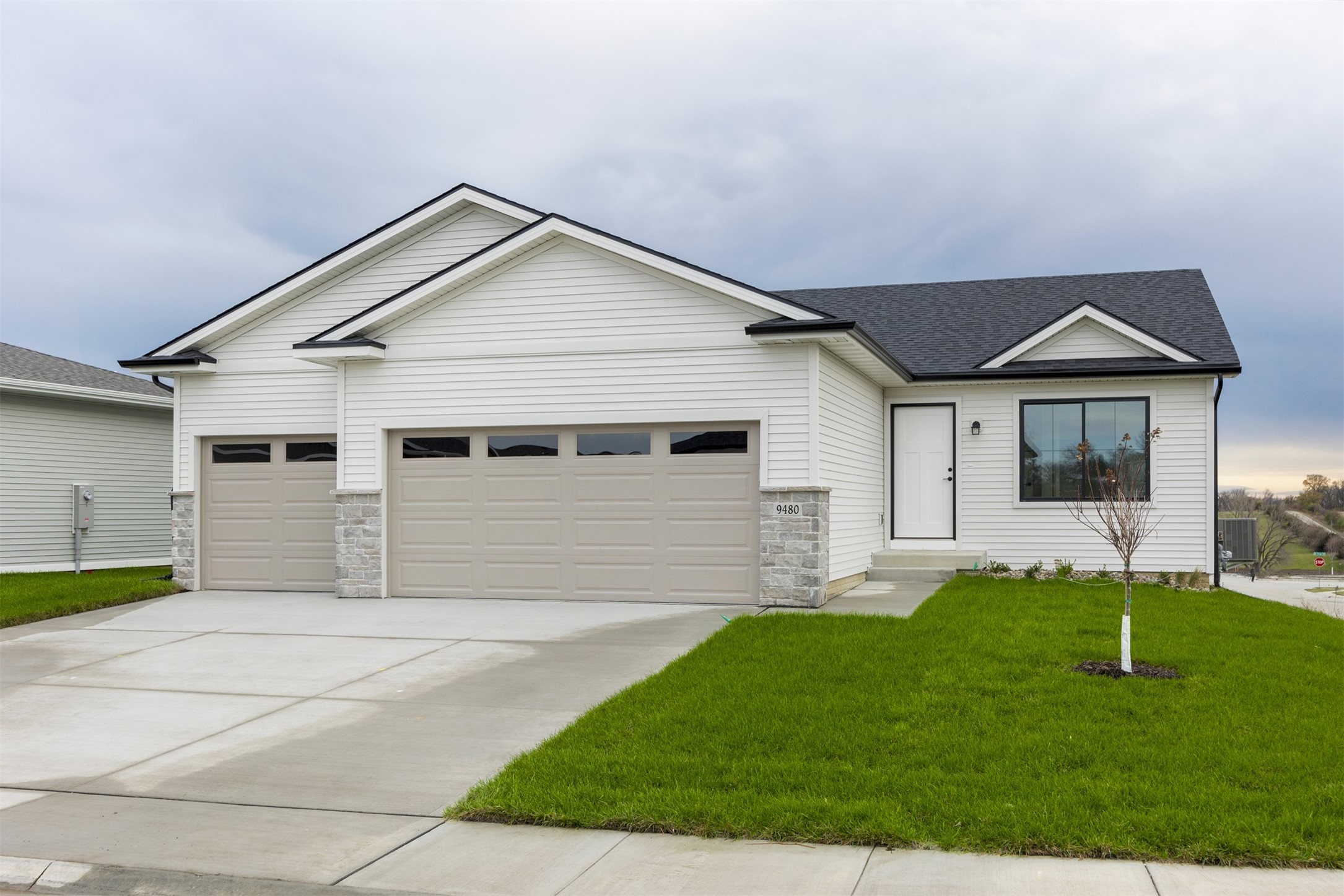 Modena Ln, West Des Moines, IA 50266