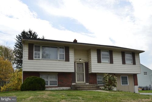 5 Latches Ln, ASTON, PA, 19014-1708 | Card Image