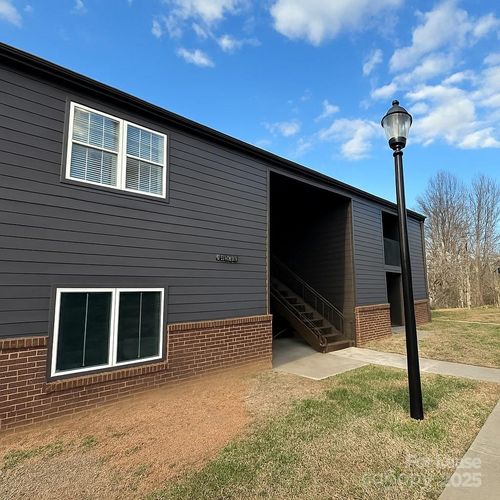 8033 Cedar Glen Dr, Charlotte, NC, 28212-0203 | Card Image