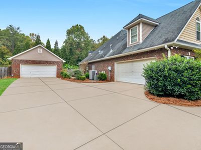 153 Chamlee Way, House other with 4 bedrooms, 3 bathrooms and 4 parking in Mcdonough GA | Image 3