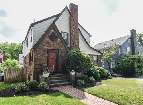 291 Russett Rd, Chestnut Hill, MA, 02467-3609 | Card Image