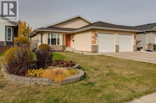 4903 56 Ave, Innisfail, AB, T4G1Y7 | Card Image