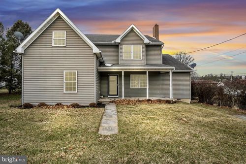 360 N Main St, SPRING GROVE, PA, 17362-1120 | Card Image