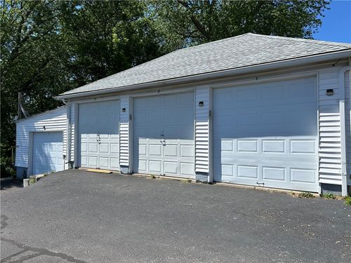 138 Kenyon Ave, Pawtucket, RI, 02861-1676 | Card Image