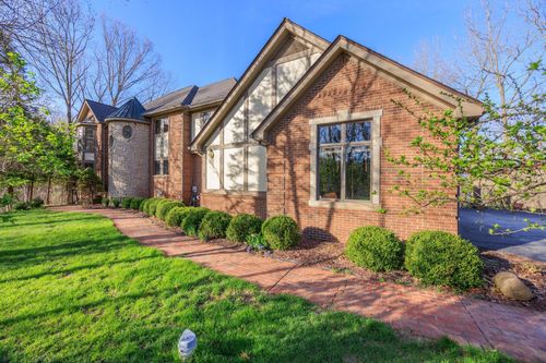 1260 Silverbell Road, Rochester, MI, 48306 | Card Image