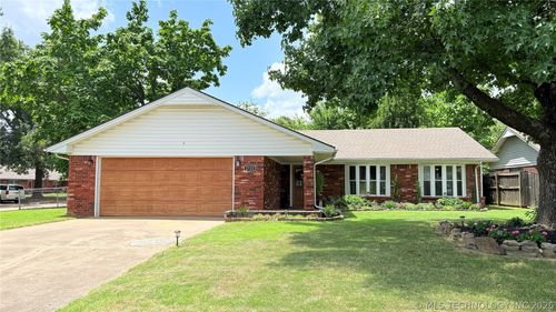 2723 26th St, Muskogee, OK, 74401-8202 | Card Image