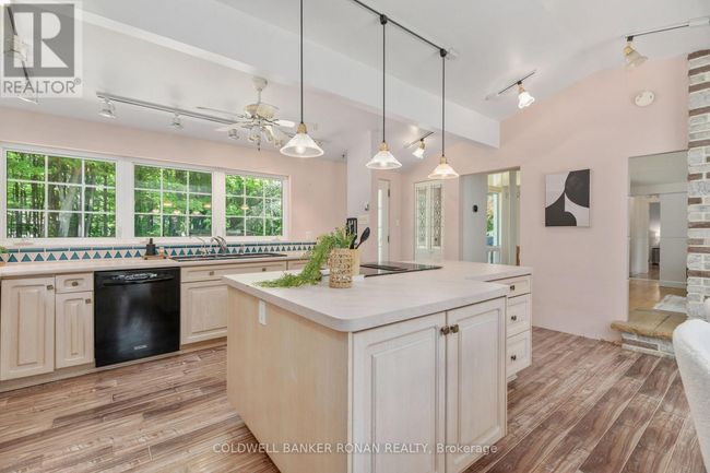 953026 7 Th Line Ehs, House other with 4 bedrooms, 2 bathrooms and 12 parking in Mono ON | Image 7